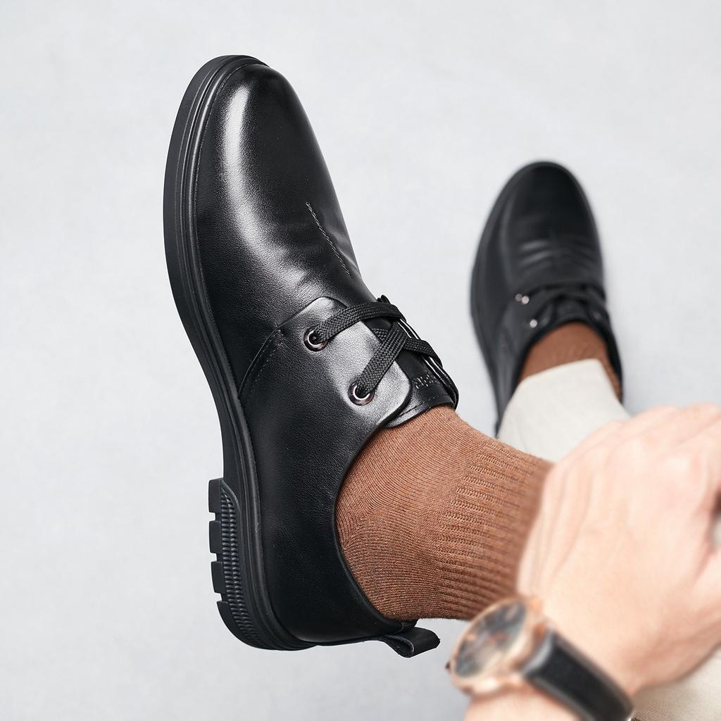 First layer cowhide men's business casual leather shoes 2026 new men's genuine leather one foot pedal all black soft sole official shoes