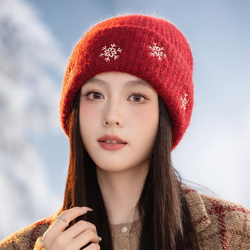 Autumn and winter thickened warm hat women's big head circumference shows a small face Baotou hat versatile knitted wool hat ear protector cold hat