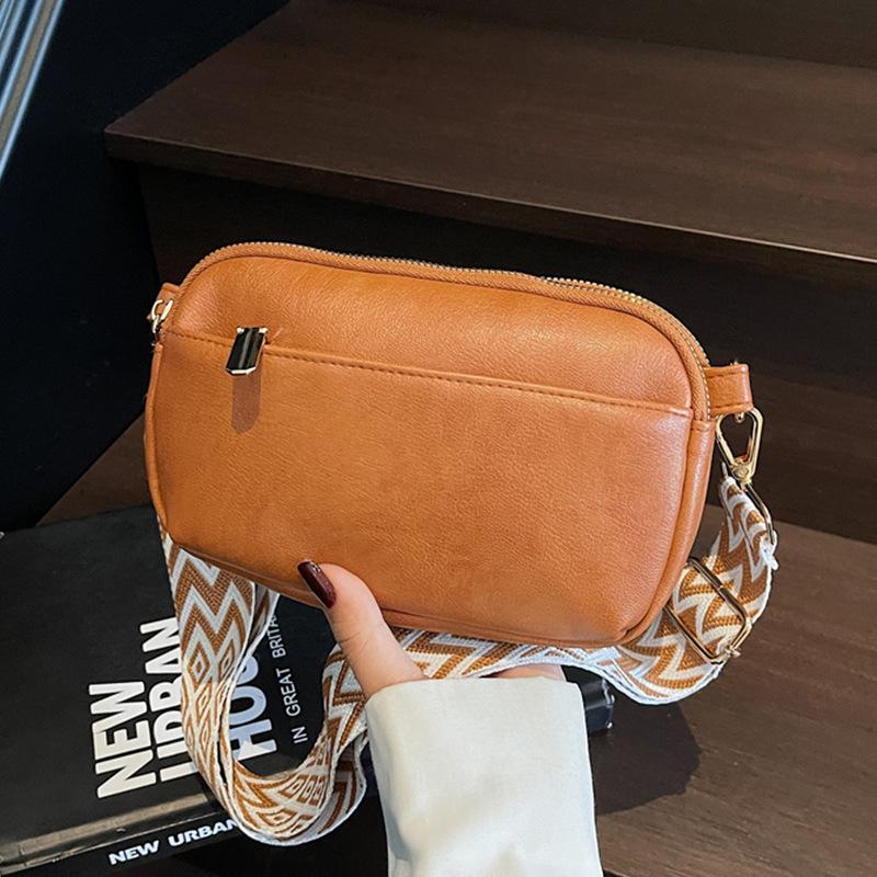 

Модная сумка-мессенджер, маленькая квадратная сумка, трендовая женская сумка, нишевая однотонная ПУ, универсальная простая женская наплечная сумка коричневый