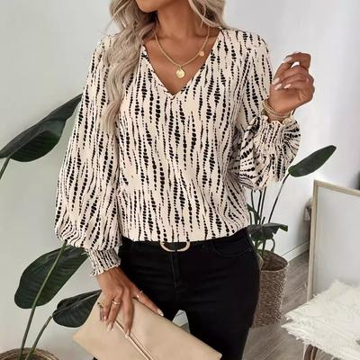 Elegancka jesienna koszula damska z dekoltem w serek