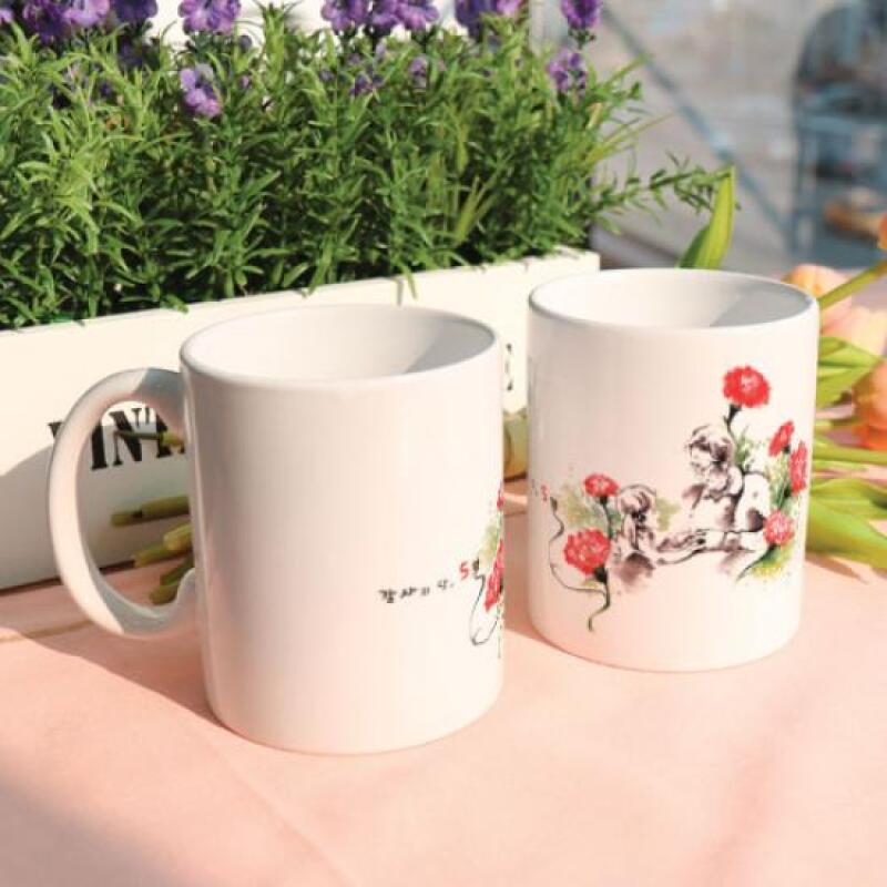 ad642-Design Mug 2p-May, the month of gratitude