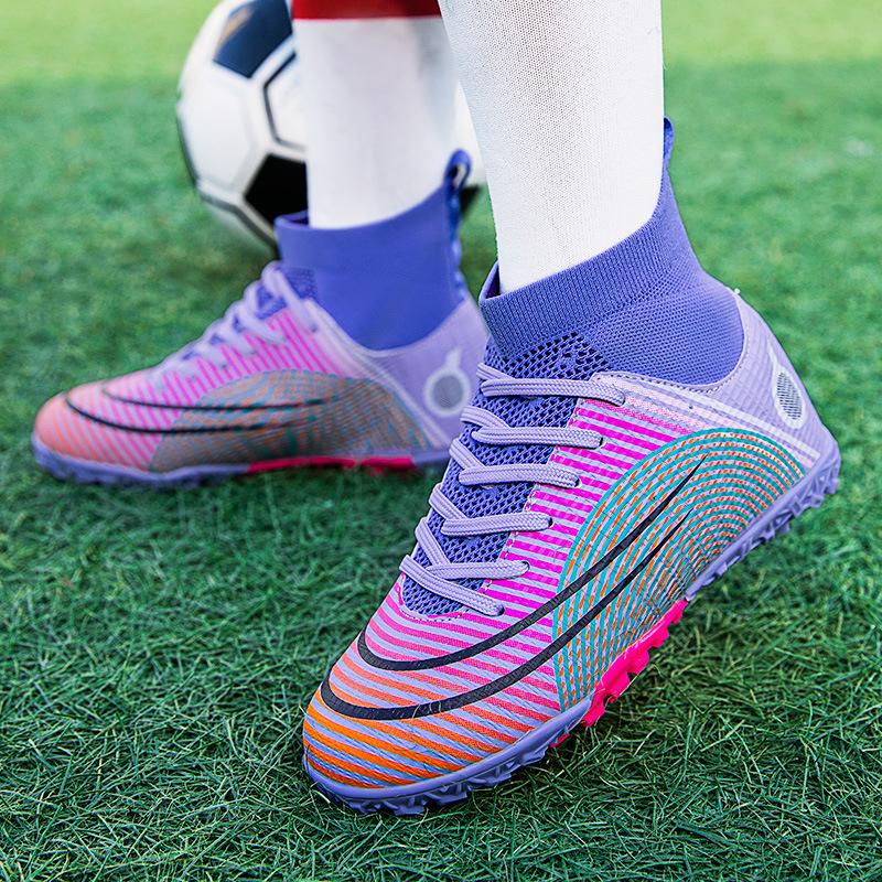 Luminous Broken Nails High-top Children's Football Shoes Medium and Large Children's Training Lawn Sports Shoes, a Pair of Shoes