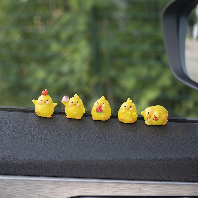 

5 шт./компл. смоляные мини-игрушки для приборной панели автомобиля в виде цыпленка, куклы, фигурки, украшения для дома и сада, мультяшный цыпленок, милые украшения для автомобиля, подарки