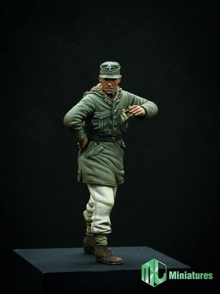 Tri Factory MJ Figure Series World War II German Army Waffen SS Grenadier Officer 2 Winter Warm Clothes Resin Kit MJ35008 Molded Color 1/35