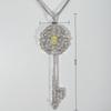 Micro -Inlaid Embedded Stone Flower -Shaped Pendant Necklace