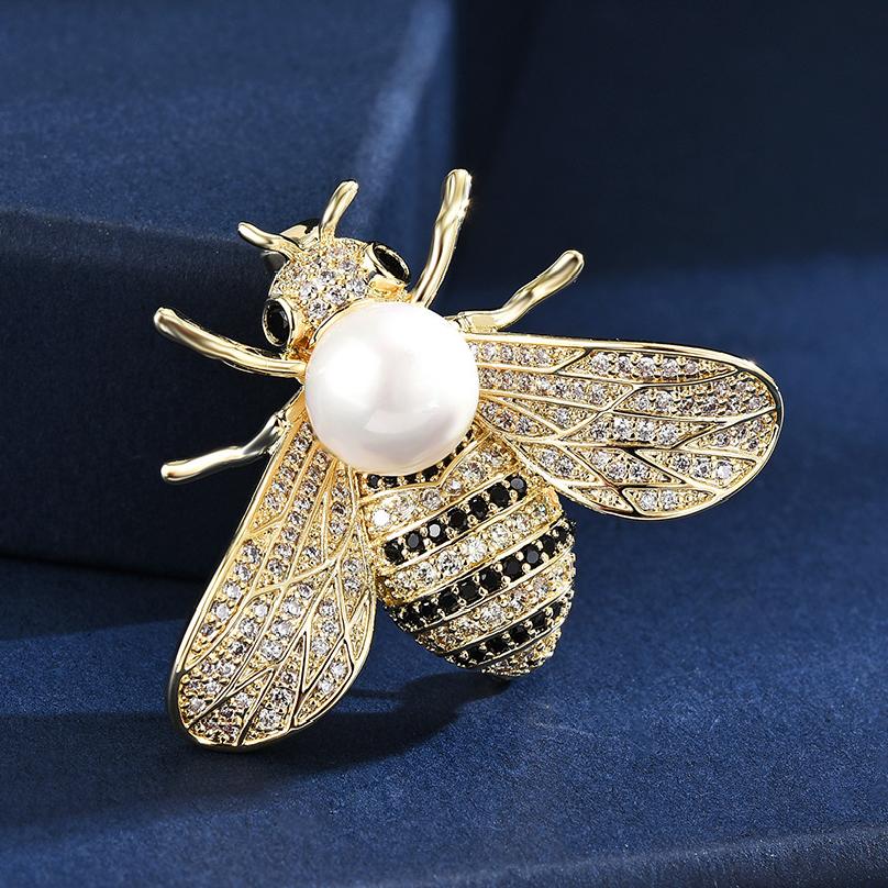 1PC Insect Series Brooch Women Delicate little bee brooches crystal rhinestone pin borrch for grils золотой