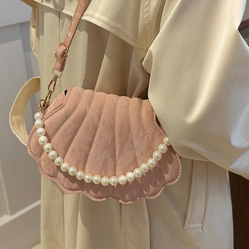 High-end Niche Pearl Bag for Women's New Fashion Crossbody Bag Ins Simple and Versatile One-shoulder Shell Bag