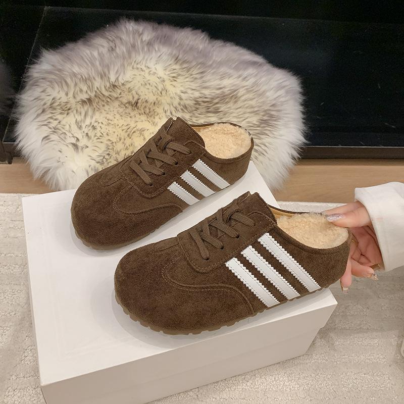 Three bars increase height by 5cm~ Women's outer wear 2025 autumn and winter new lazy shoes velvet soft-soled shoes German training half slippers