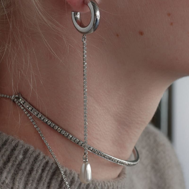 

MONDAY EDITION Teardrop Pearl Unbalanced Earrings - Silver one