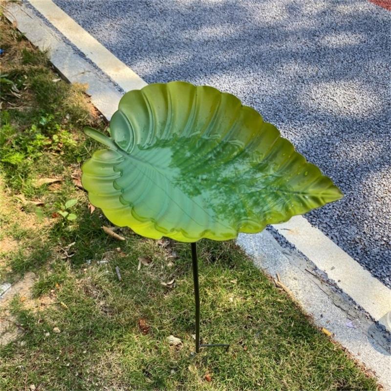 Leaf Shape Outdoor Bird Bath Winterproofed Durability Garden Decoration Feeders for Wild Birds for Nature Lover