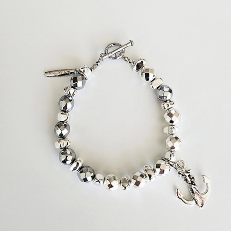 

Eliz by Lizgallery Hematite Charm Bracelet gray