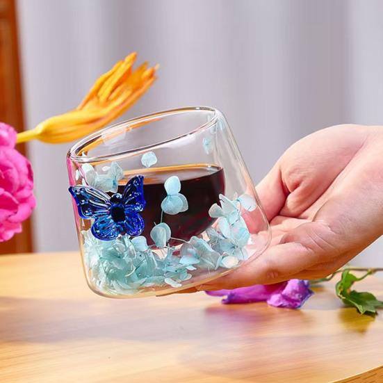 Dubbelväggiga Kaffemuggar i Glas med Torkade Blommor 150ml Värmetålig Glasmugg för Hemkontor Eftermiddagste Koppar Unika Gåvor för Kvinnor