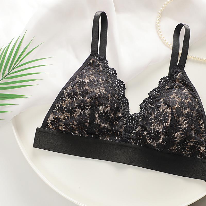 French Lace Triangle Cup Breathable Suspenders Girls Bra Without Steel Ring Thin Style Simple and Comfortable Push-up Bra