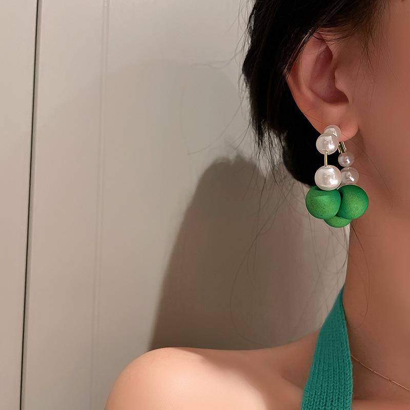Silver needle retro Hong Kong style dripping oil round earrings niche temperament earrings fashion light luxury summer women's high-end earrings