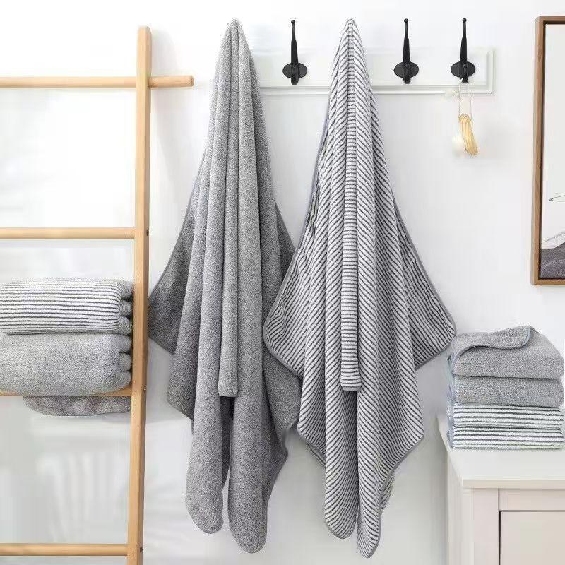 Bamboo Charcoal Bath Towel - Soft, Absorbent, Quick-Dry, Lint-Free, Thick, Starry Stripes, Black & White, Unisex.