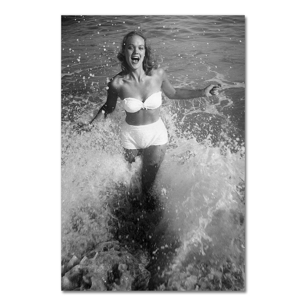 Black White Poster Fashion Print Sexy Movie Girl Camera Canvas Painting Minimalist Wall Art Picture Modern Living Room Decor