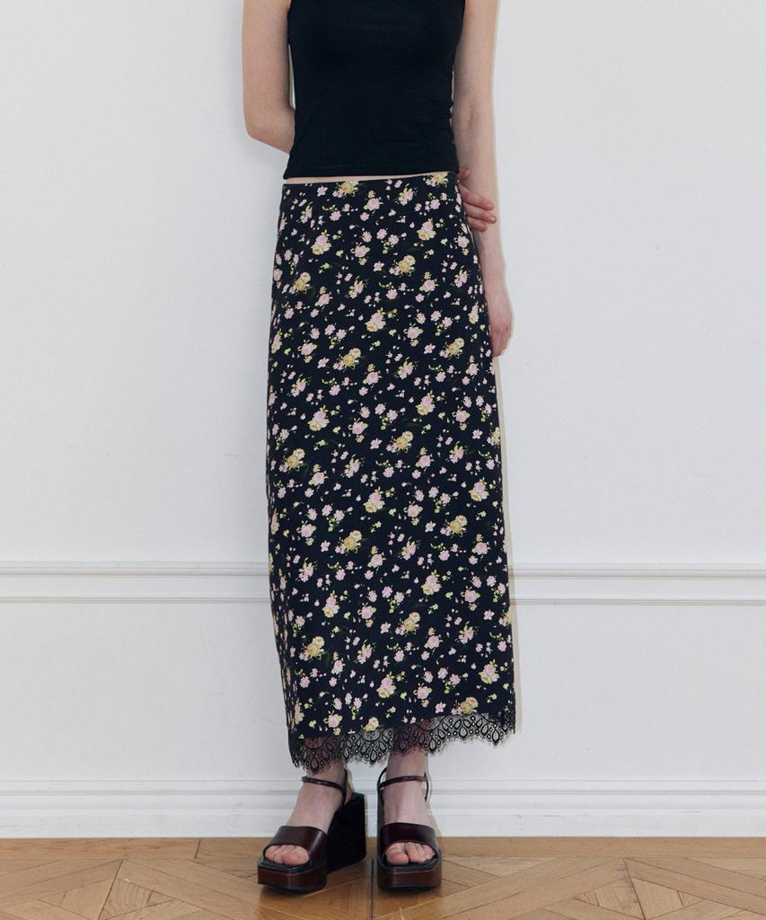 LADY VOLUME Floral Lace Skirt (Black)