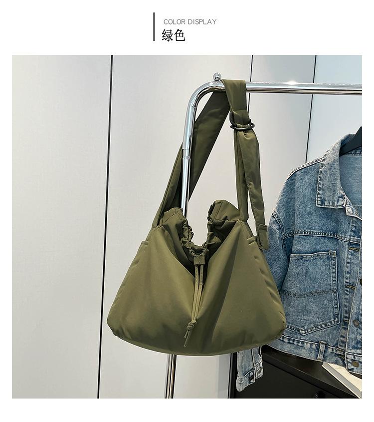 Leisure Large Capacity Bag, Women's New Fashionable Nylon Cloth Shoulder Crossbody Bag, Simple Commuting Tote Bag