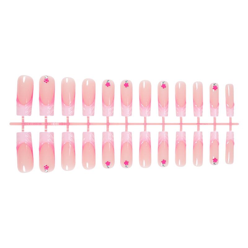 

2024 Розовый градиент 3D Ручная работа Накладные ногти для ношения с клеем-каплей