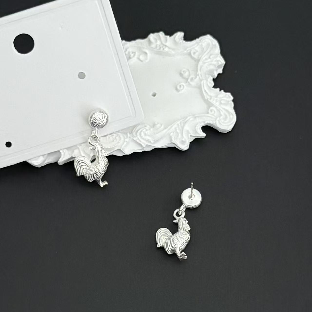 Spring Rooster Necklace: Unique Pendant, Light Luxury, Versatile Sweater Chain