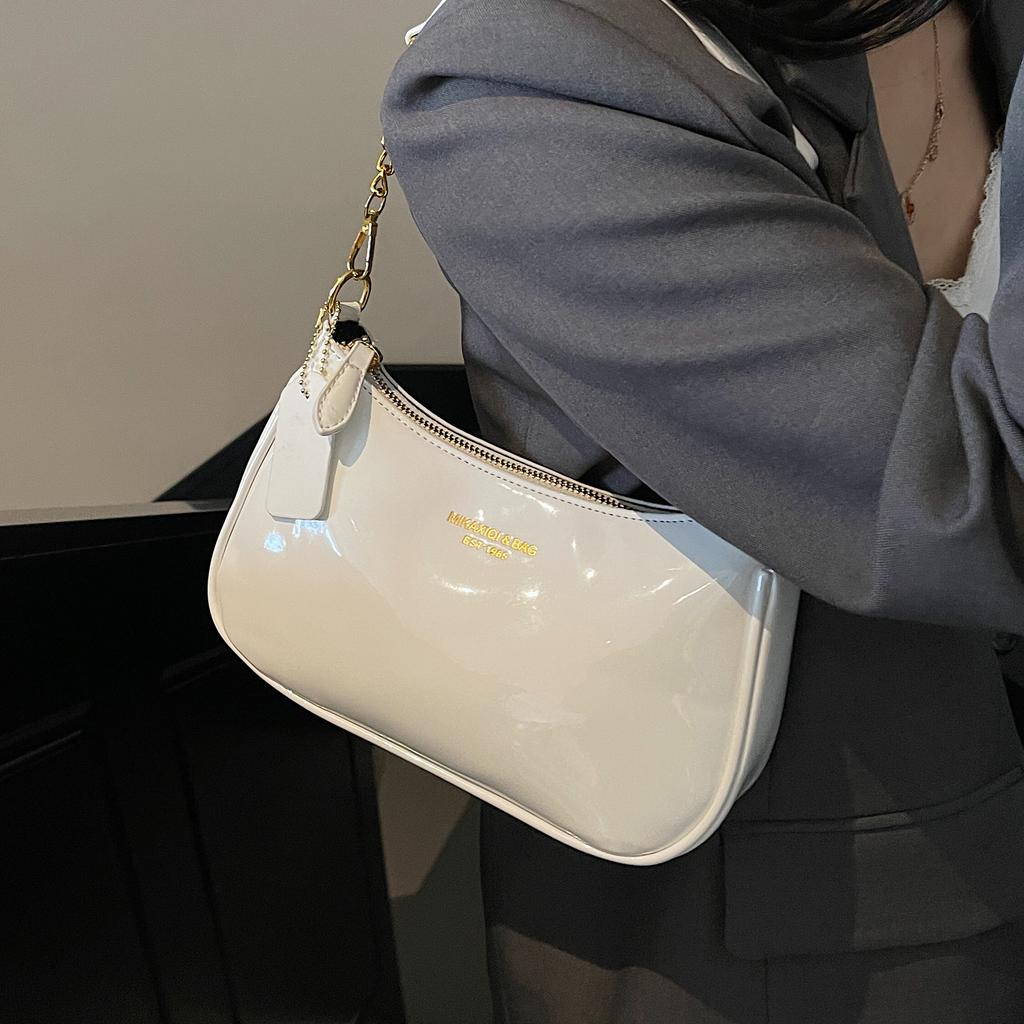 Fashionable underarm bag women's spring 2026 new style of single-shoulder cross-legged work small bag girl