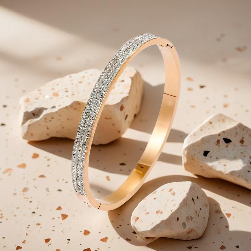 Korean Style Women's Stainless Steel Bracelet with Diamond Buckle – Elegant Titanium Steel Jewelry