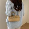Modern Urban Small Shoulder Bag Made Of Leather With Stitching Details For Women