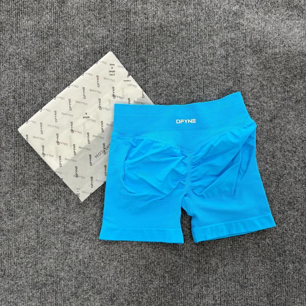 DFYNE Nahtlose Schnelltrocknende Hochelastische Po-Hebende Fitness-Yoga-Laufshorts mit Originaletikett und Tasche