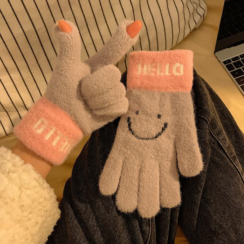 Touch Screen Plush Smiling Face Gloves for Women To Keep Warm in Winter Plus Plush and Cute Five Fingered Students To Protect Against Cold Wind