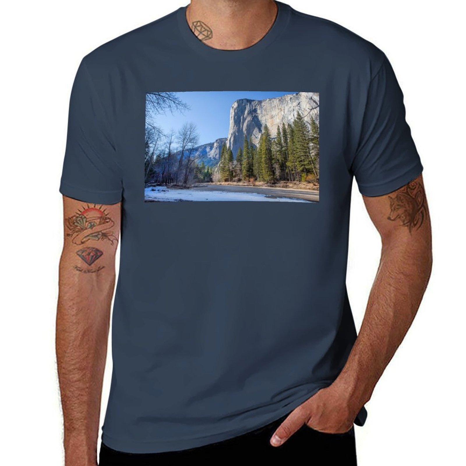 Yosemite El Capitan Tshirt Minimalist Plain Crew Neck Tshirt S