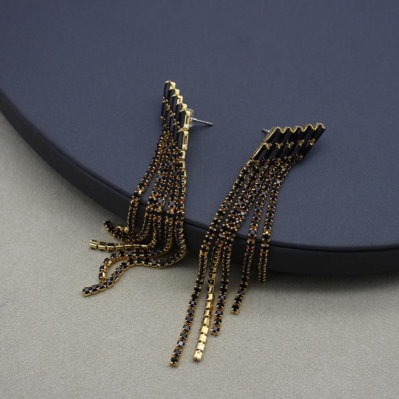 

Испанские черные серьги-пусеты с кисточками и цирконами - Длинные, до плеч Electroplated медный