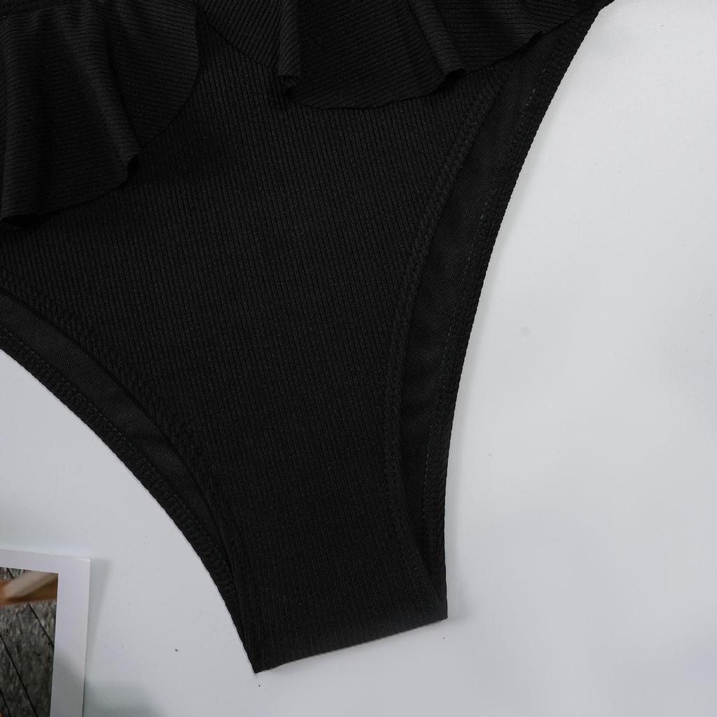 Bikini a tre pezzi alla moda europeo e americano con top arricciato