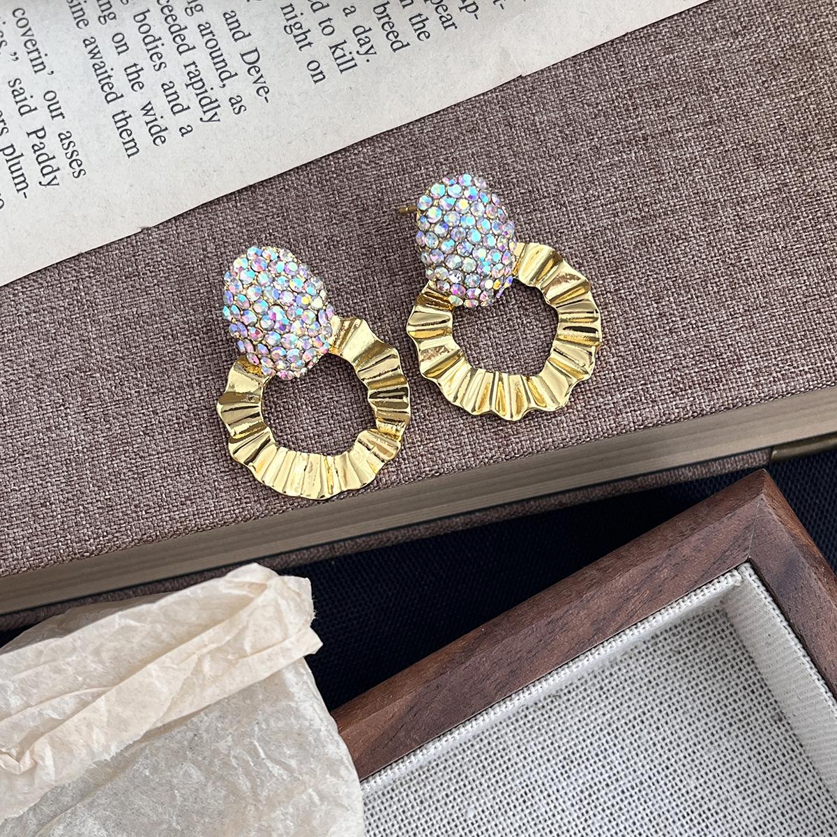 Vintage Exaggerated Round Earrings with Zircon Rhinestones Wrinkled Circle Elegant Luxury Women Jewelry