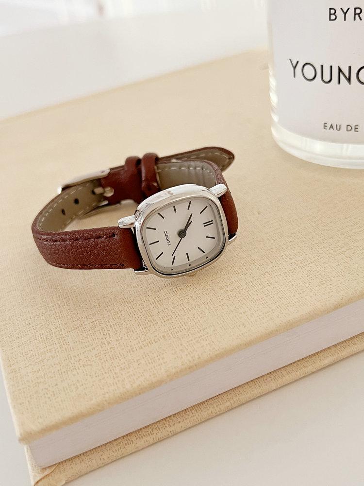 Trend Simple Personality Retro Original Style Student Lady Premium Sense Quartz Belt Watch