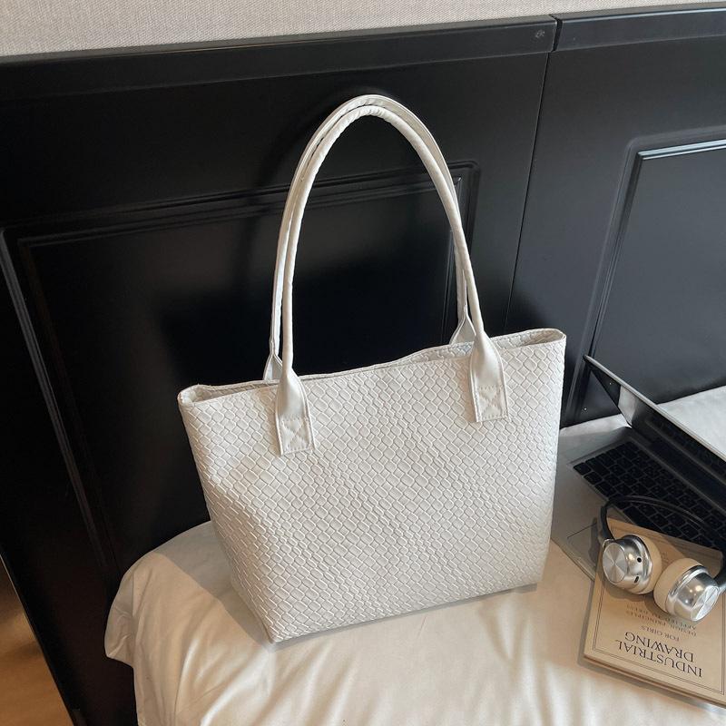 Large Capacity Woven Pattern Indentation Tote Bag Women's 2025 Summer New Fashion Texture Versatile Shoulder Handbag Women