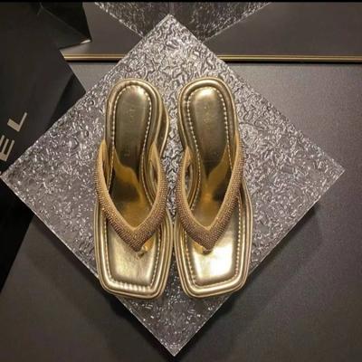Fashion Summer Flat Slippers for Women, Fashionable and Elegant Slippers, Women's Casual Beach Flat Sandals