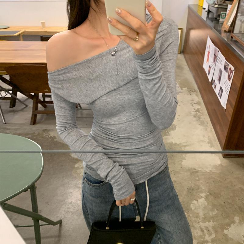 2026 Autumn Off-Shoulder Long-Sleeve Korean Style T-shirt for Women - Simple and Elegant