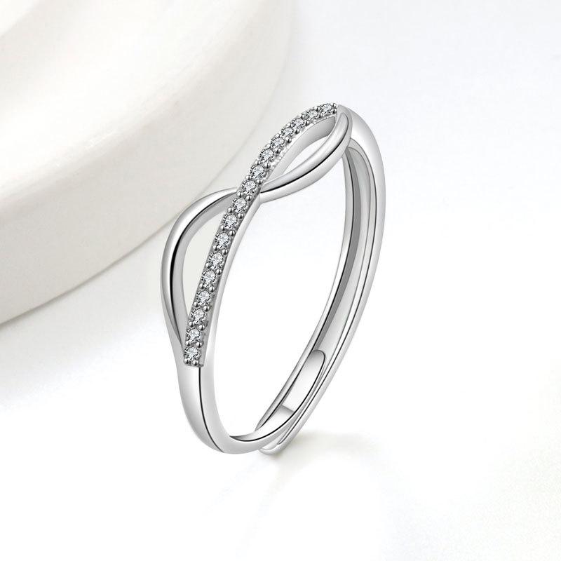 

Women Rhinestone Crisscross Wavy Band Ring Simple Fashion Statement Index Finger Jewelry Accessory opening adjustable белого золота