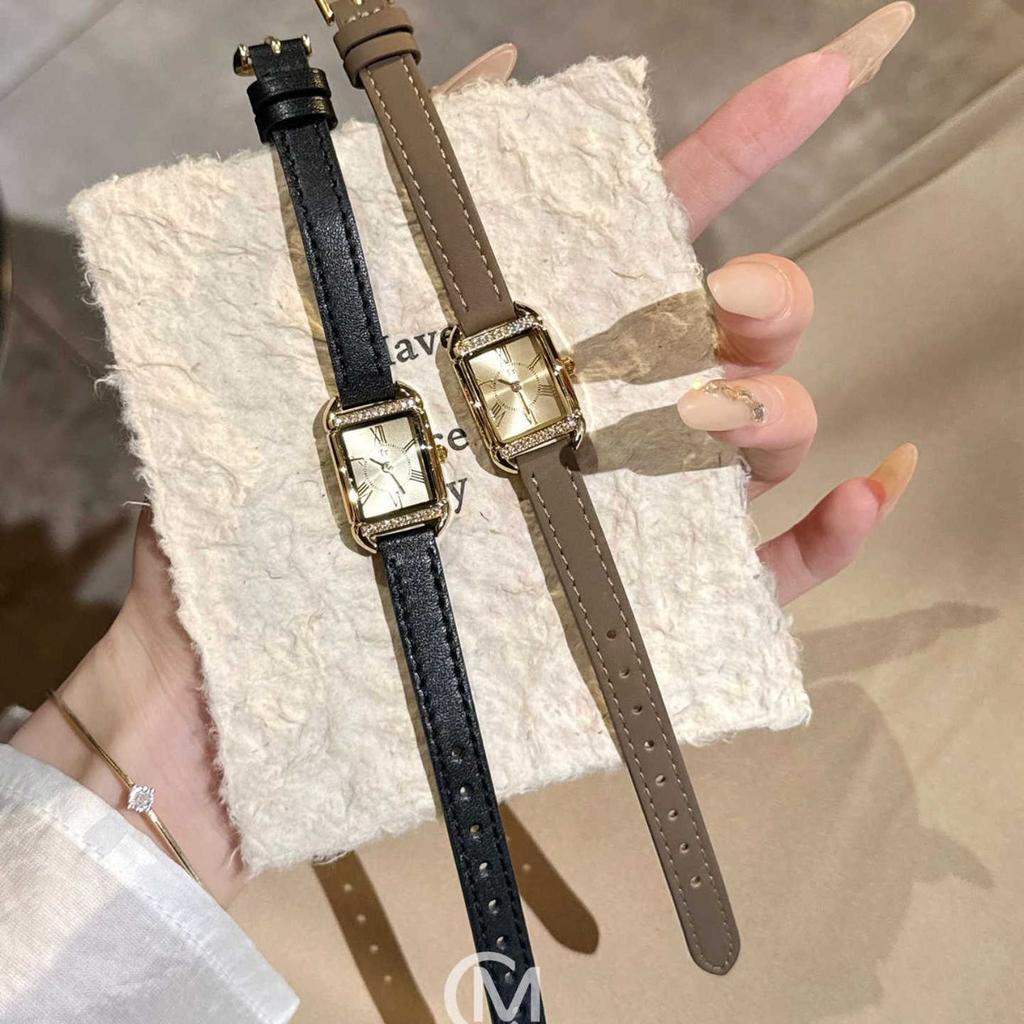 Women's vintage-style square watch with leather strap, new style, high-end selection, exquisite women's wristwatch.