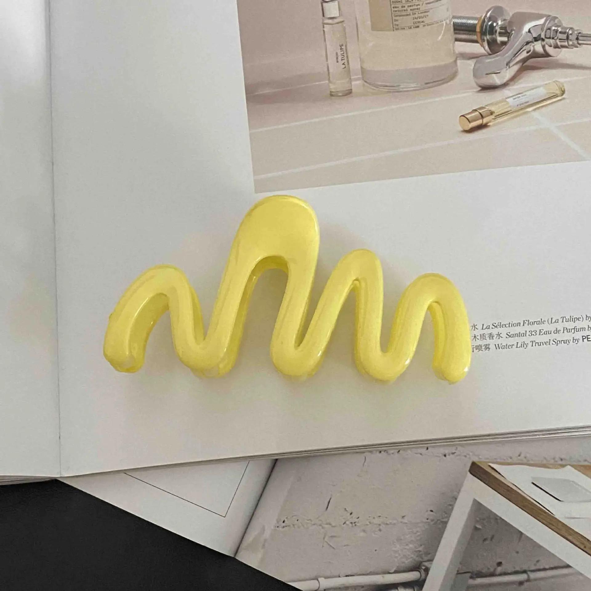 

Fashion Solid Color Shark Clip Wave Cross Hair Claw Korean Elegant Geometric Grip Clip Acrylic Ponytail Clip Hair Accessories
