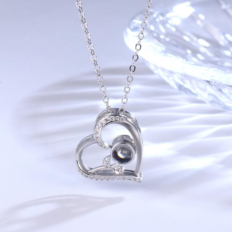 Nischendesign und Herzform Ich liebe dich Schlüsselbeinkette zum Senden an Freundin Weihnachtsgeschenk