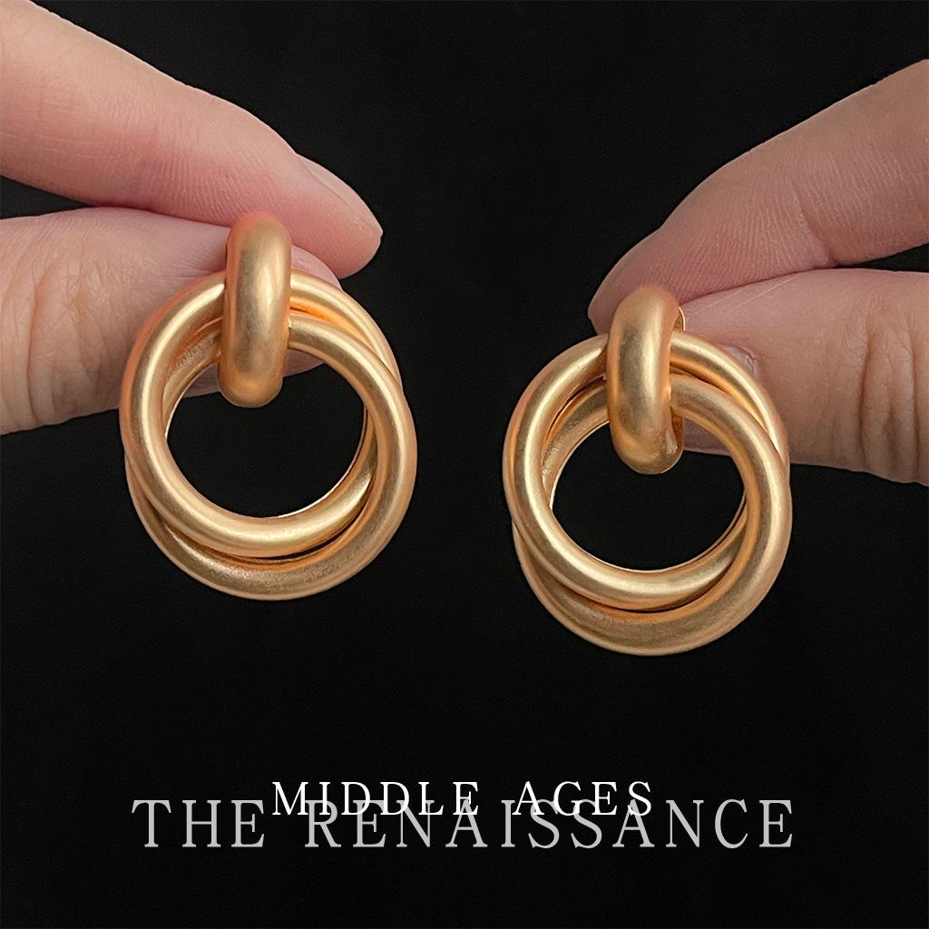 Medieval Heavy Industries retro dumb gold geometric knot earrings earrings niche design stud earrings