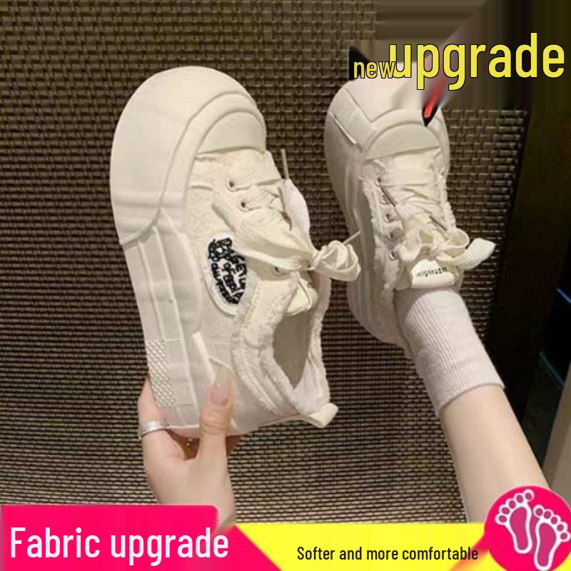 

Чжао Лусы Кроссовки на толстой подошве Milky Cloud с круглым носком из парусины для женщин 88 (Random Shoe Accessory Included)