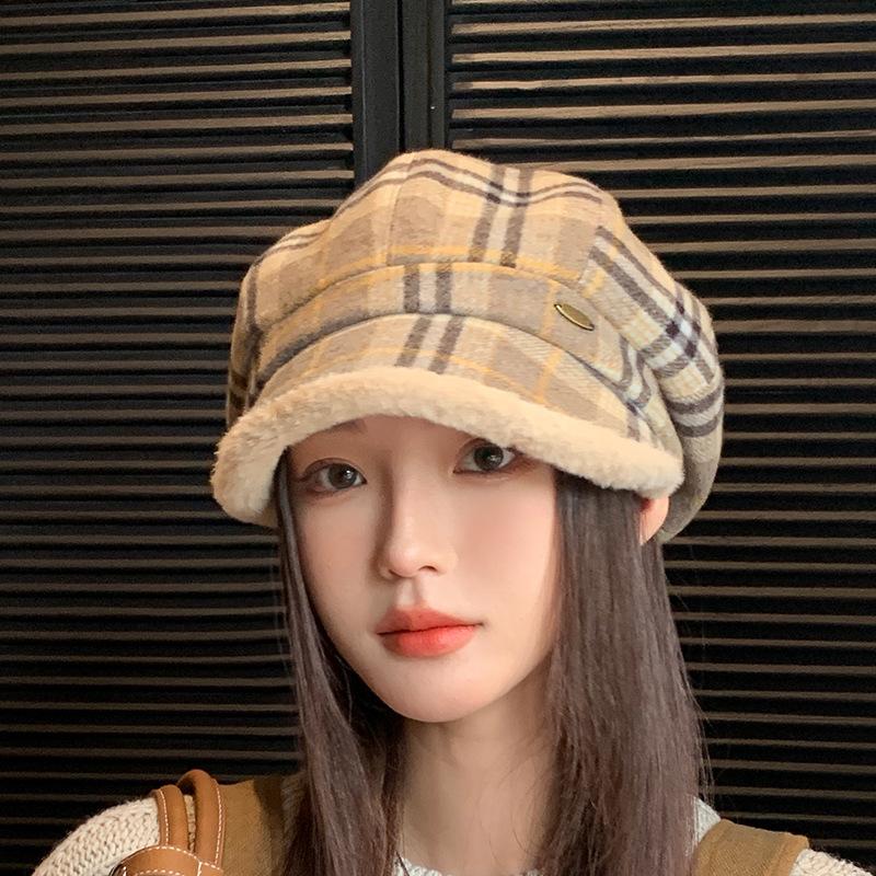 Autumn and Winter New Retro Plaid Plush Hat for Women Warm Octagonal Hat Versatile Face Showing Duck Tongue Beret