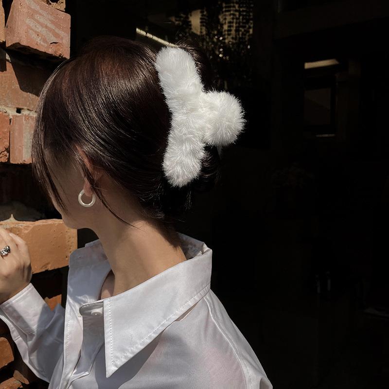 2021 Large Plush Hair Claw Clip for Autumn and Winter