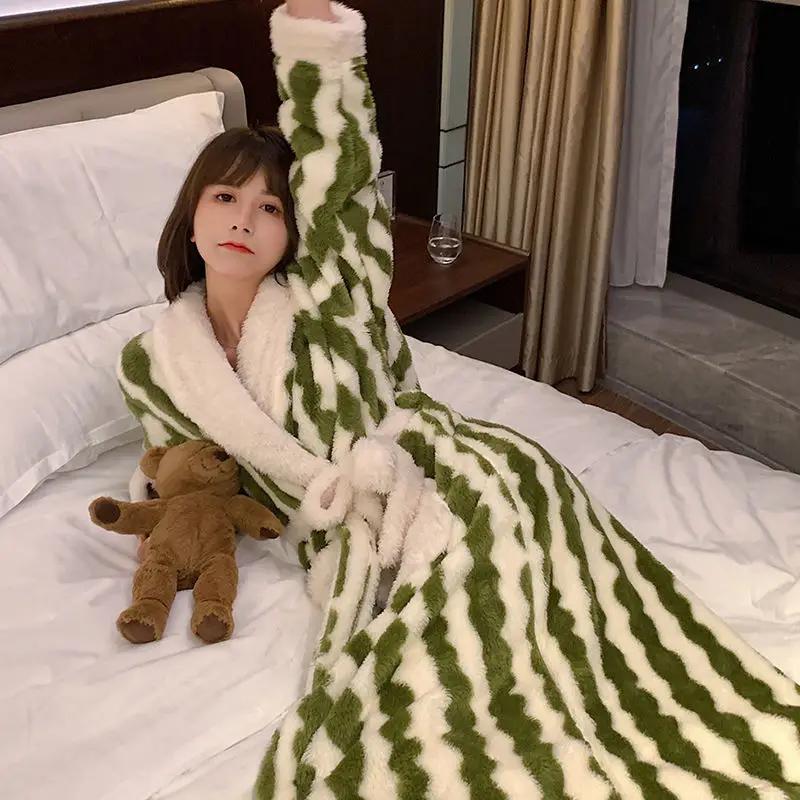 

Женский халат с принтом длиной до середины икры, зимний, теплый и утолщенный, в корейском стиле, домашняя одежда, повседневный и популярный женский свободный халат XL