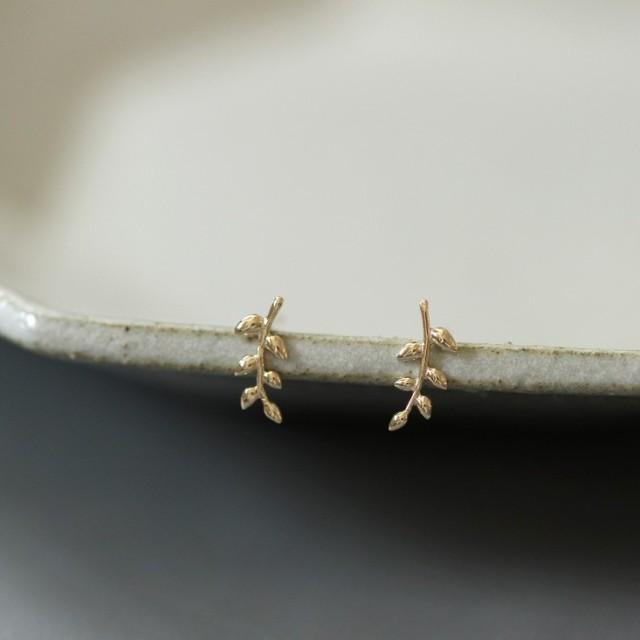 

Простые серьги в виде листьев оливковой ветви, европейские серьги-гвоздики из сплава для женщин, мини-сладкие милые студенческие украшения для девочек и женщин, подарок