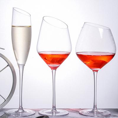 Kreativní šikmý červený vinný pohár Křišťálová číše Skleněný pohár Svatba Bordeaux Burgundsko Šampaňský pohár Bar Rodinný dárek