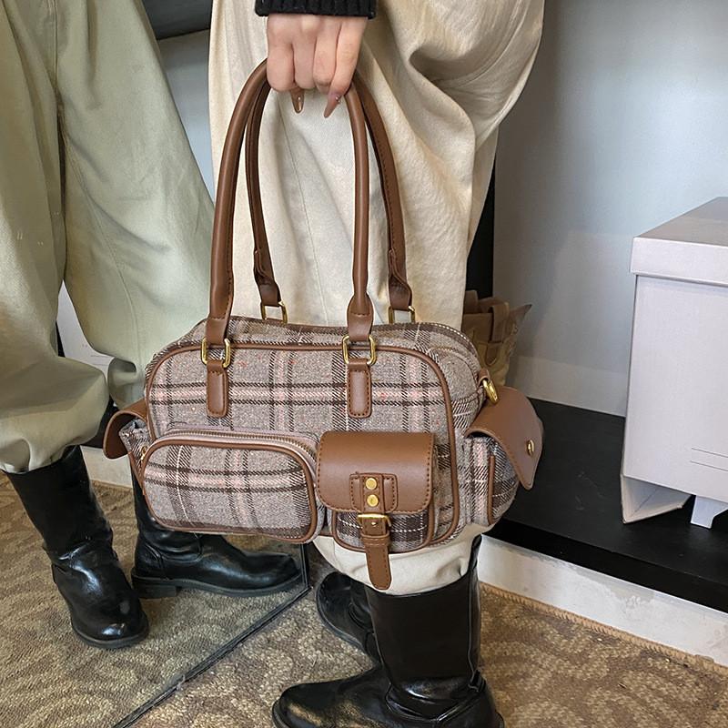 Ielgy Premium Texture Bowling Bag Autumn Winter Trendy Boston Handbag All-Match Commuter Messenger Bag