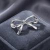 Elegant High-End French Retro Bow Brooch for Women – Luxe Pin Accessory for Suits and Coats, with Anti-Exposure Function